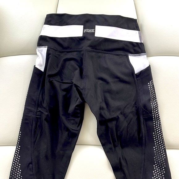 Victoria’s Secret Pink Ultimate black & white leggings.  Size Small. - Picture 2 of 7
